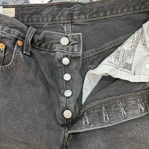 501 Mid Thigh Denim Shortss -Levis